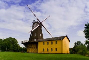 DSC05525 And old wind Mill in the North east of Hoersholm