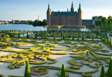 Frederiksborg Slot Hilleroed-1 Barrock garden-Denmark