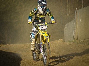 DSC01348 Motor cross with yellow and blue jacket